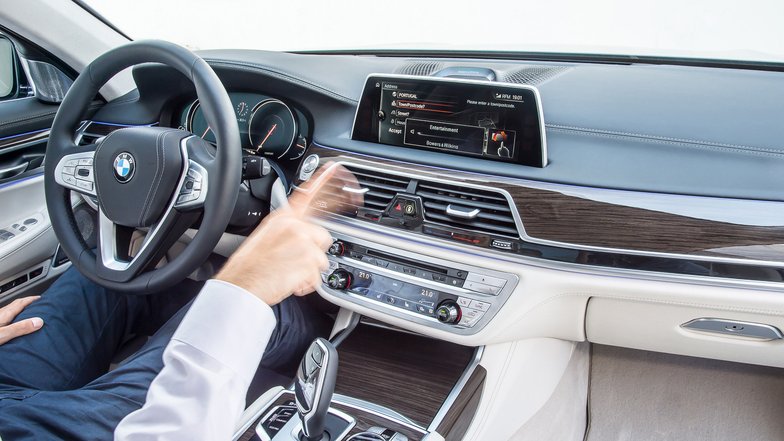 slide image for gallery: 17773 | Мультимедиа BMW 7 серии