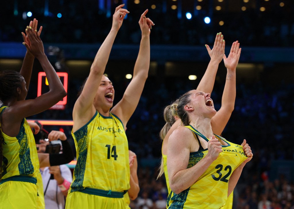 Женская сборная Австралии победила команду Франции в матче 3-го тура Олимпиады-2024