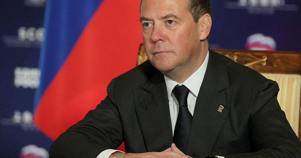 Медведев ответил Трампу после его угроз в адрес России