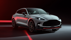 Aston Martin DBX добавили мощности за счет технологий супергибрида Valhalla