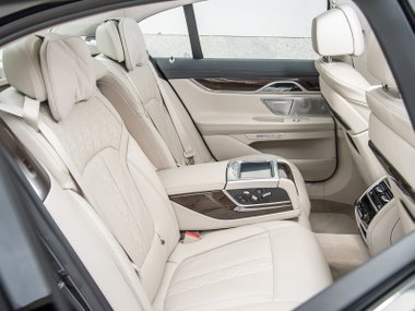 slide image for gallery: 17772 | Интерьер BMW 7 серии