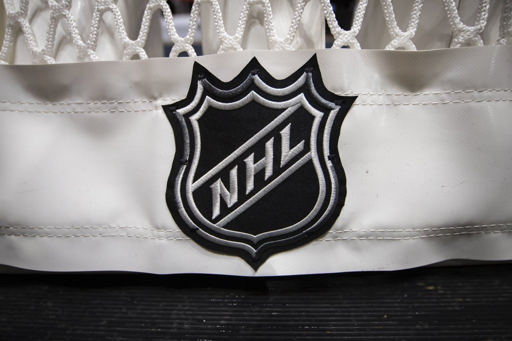 Клуб НХЛ «Оттава» назначил нового главного тренера