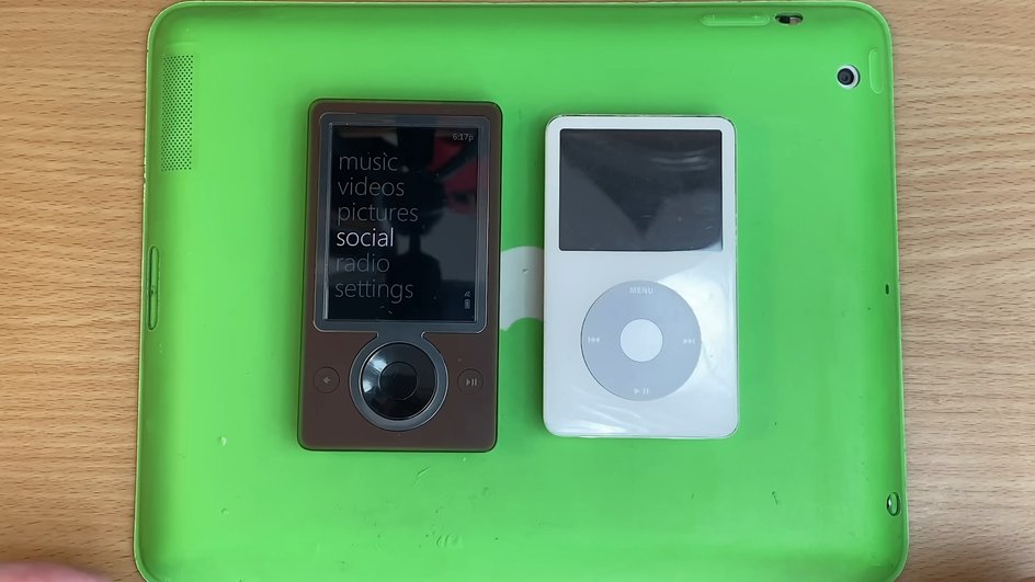 Zune 30 и iPod Classic