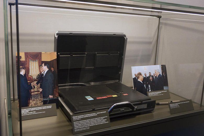 Ядерный чемоданчик первого президента России Бориса Ельцина. Фото: meyvaertmuseum.com