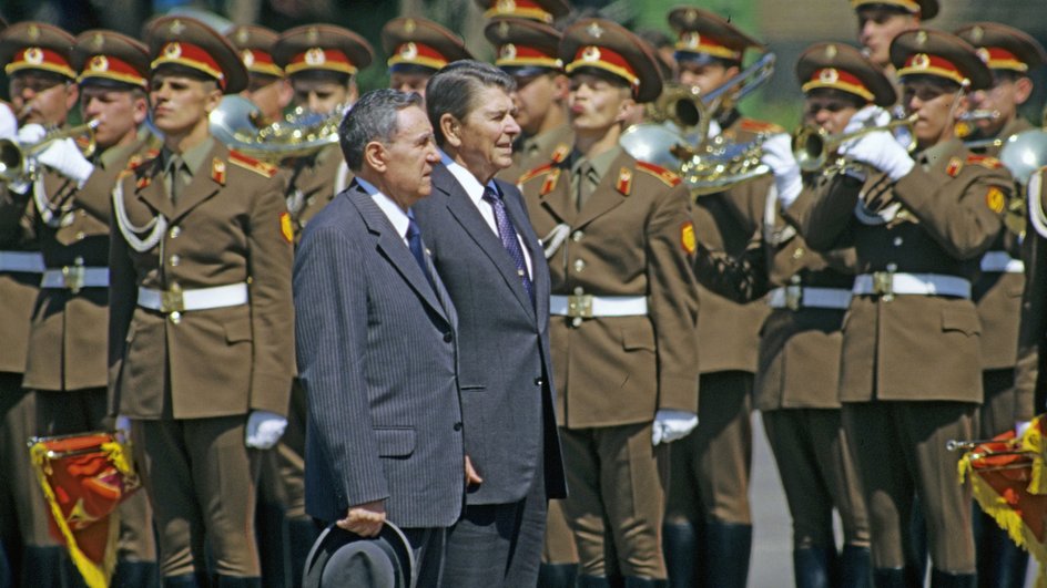Андрей Громыко и Рональд Рейган в Москве, 1988 год Андрей Громыко и Рональд Рейган в Москве, 1988 год