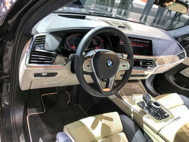 slide image for gallery: 23918 | BMW X7