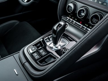 slide image for gallery: 25715 | Jaguar F-Type