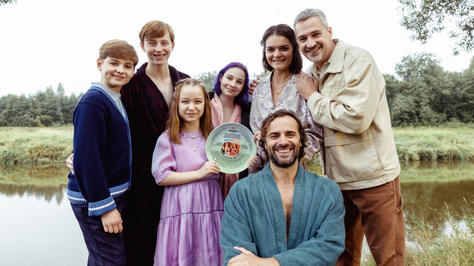 Актеры сериала «Многодетство» Актеры сериала «Многодетство»