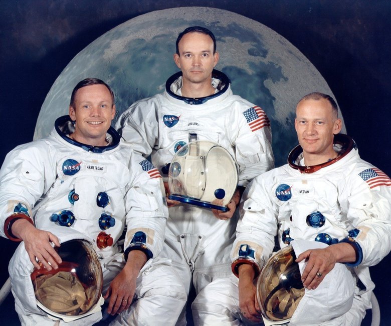 Портрет экипажа Аполлон-11 ( Слева направо: Нил Армстронг, Майкл Коллинз и Базз Олдрин). Фото: wikimedia / NASA / Общественное достояние