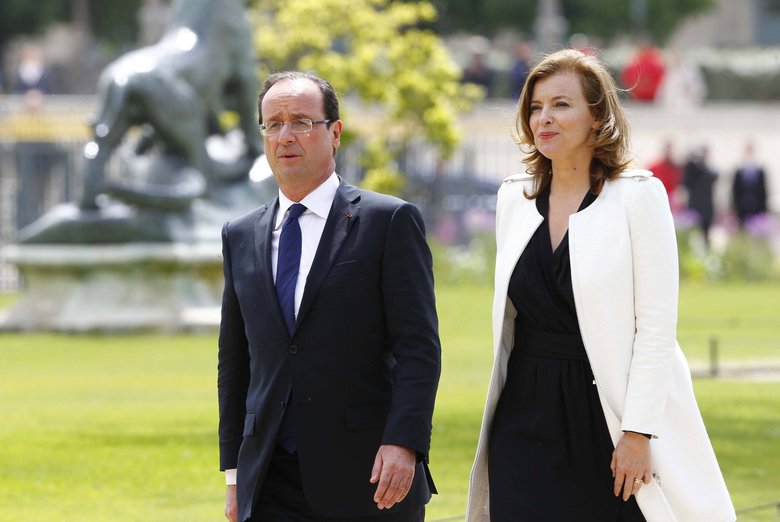 Франсуа Олланд и журналистка Валери Триервейлер, из-за романа с которой дети французского президента с ним не на шутку поругались