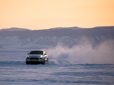 slide image for gallery: 27671 | 300 километров в час по льду Байкала