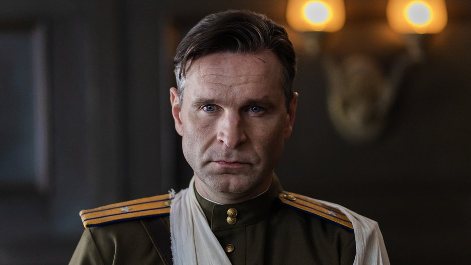 Виктор Добронравов на съемках второго сезона сериала «Художник» Виктор Добронравов на съемках второго сезона сериала «Художник»