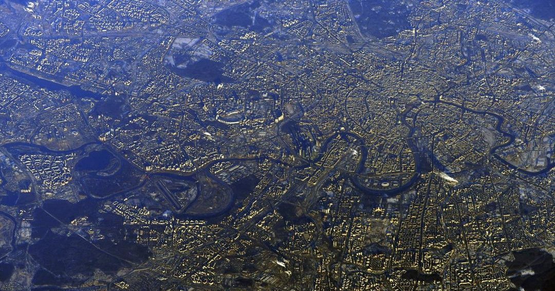 Российские города показали с высоты МКС. Найдите свой