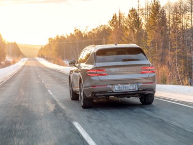 slide image for gallery: 27727 | Genesis GV80