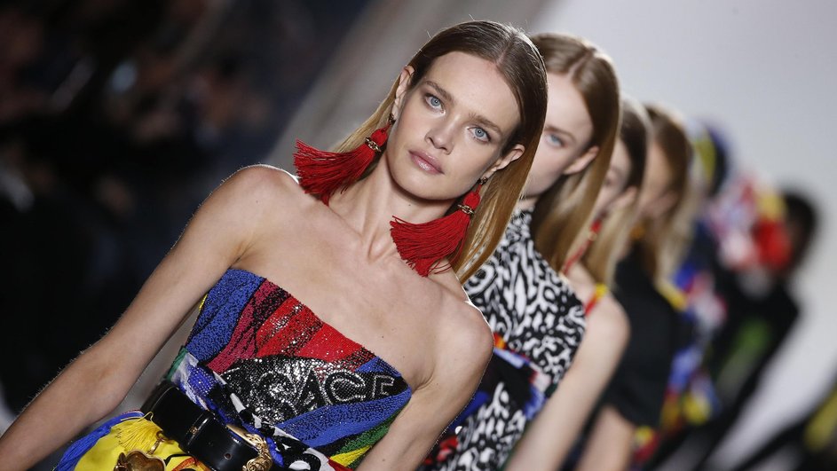 Наталья Водянова на показе Versace, 2018 год Наталья Водянова на показе Versace, 2018 год