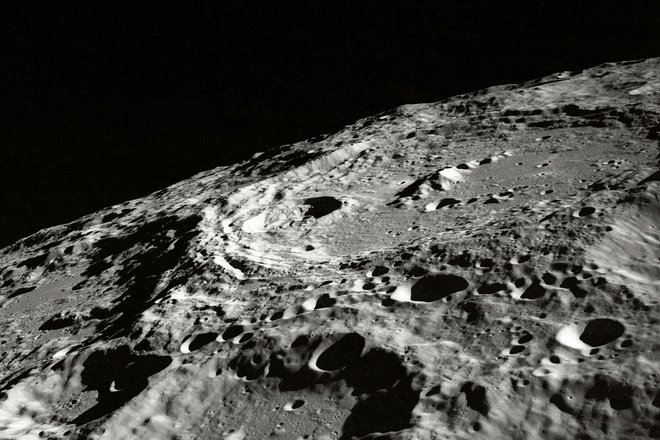 лунная поверхность лунная поверхность