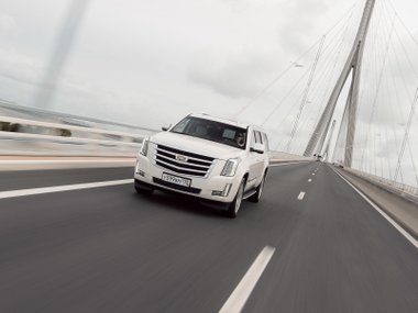 slide image for gallery: 16440 | Cadillac Escalade