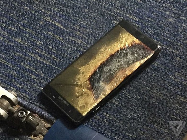 В 2016 году Samsung Galaxy Note 7 загорелся в самолете.