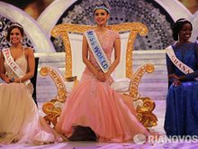 Марин Лорфелин, Меган Янг и Наа Шутер Марин Лорфелин, Меган Янг и Наа Шутер