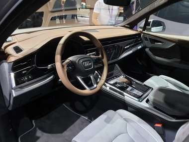 slide image for gallery: 25028 | Audi Q7