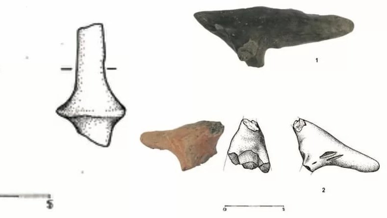 Фрагменты древних игрушек времен бронзового века