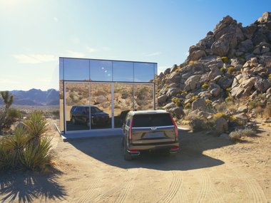 slide image for gallery: 25962 | Cadillac Escalade