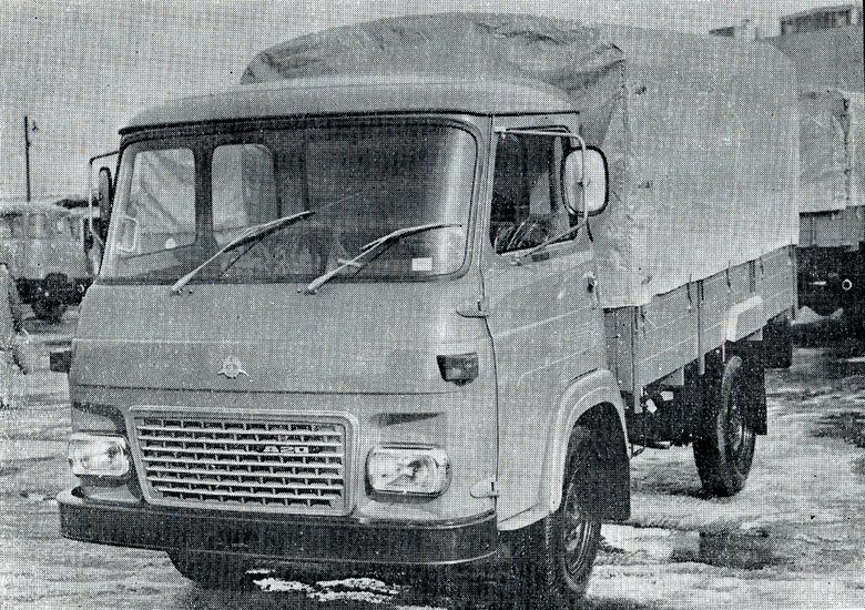 Помимо фургонов, у нас работали и бортовые 2-тонные грузовики Avia A20