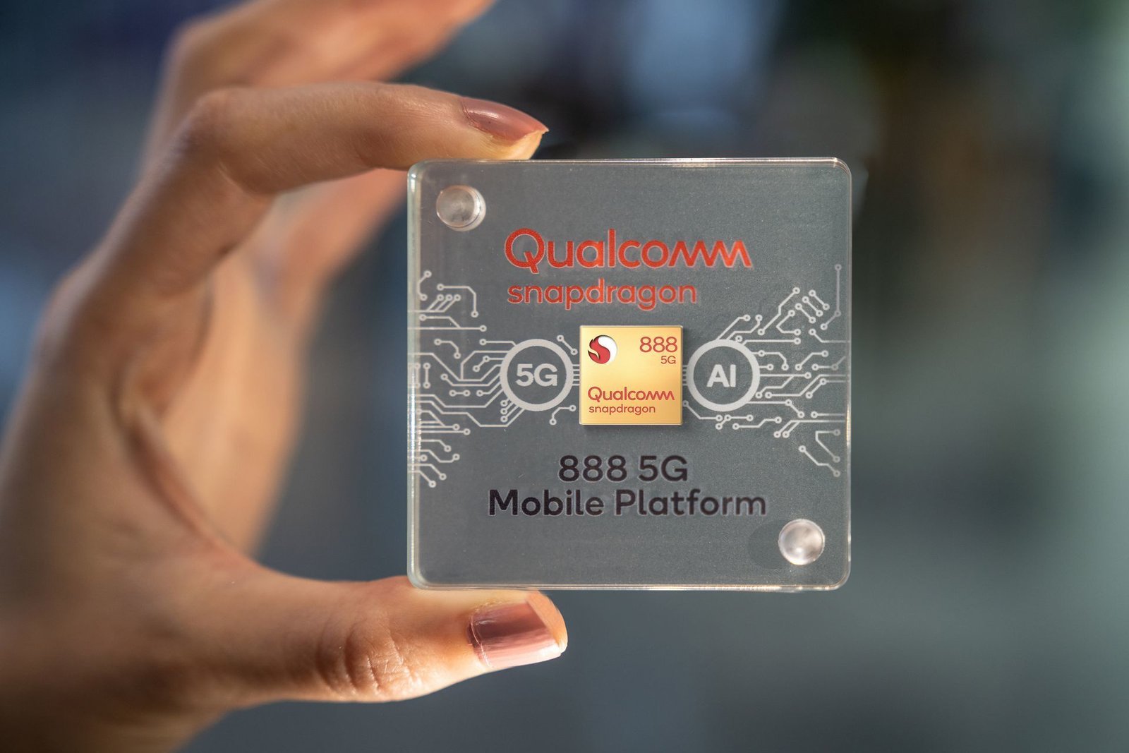 Qualcomm затизерила Snapdragon 888 и рассказала о 5G в России - Hi-Tech  Mail.ru