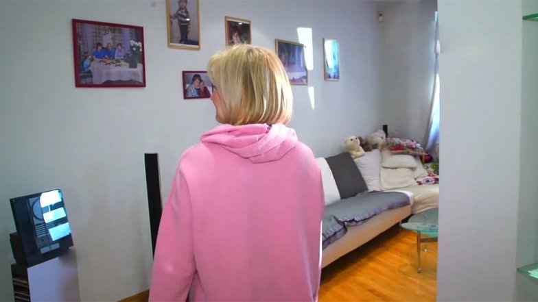 Татьяна Буланова в своей квартире. Фото: НТВ