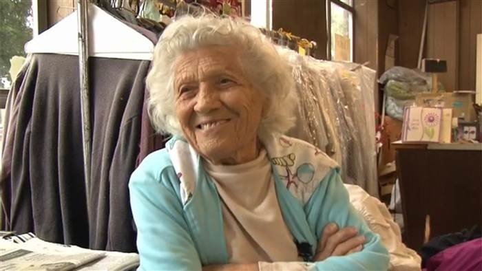 Фелимине в августе исполнилось 100 лет, но она отказывается уходить на пенсию