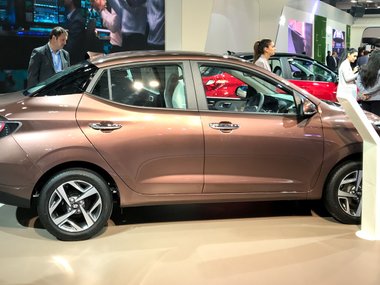 slide image for gallery: 25624 | Hyundai Aura