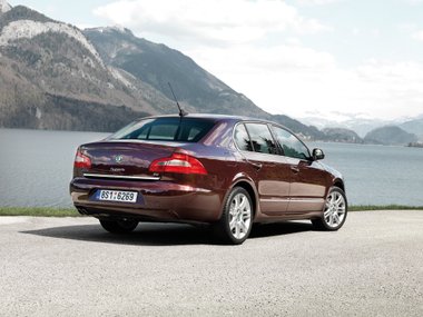 slide image for gallery: 26706 | Skoda Superb II