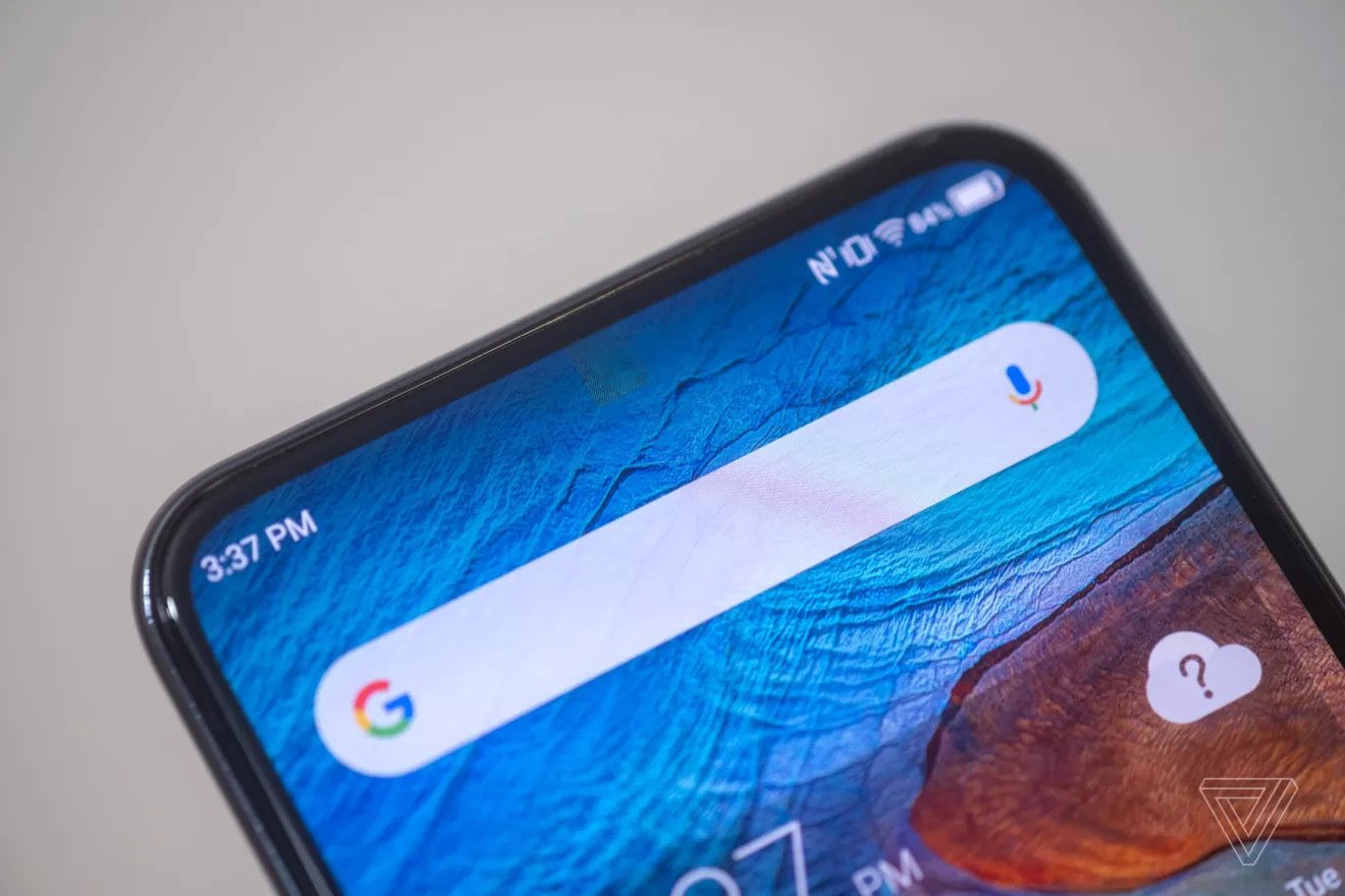 Первый смартфон с «невидимой» камерой под экраном оказался разочарованием  (фото) - Hi-Tech Mail.ru