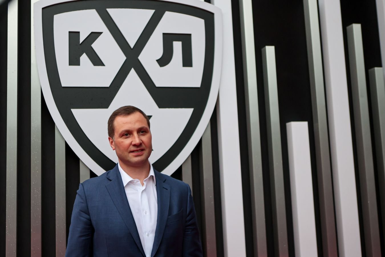 Глава КХЛ ответил Александру Медведеву, который предлагал повысить потолок зарплат