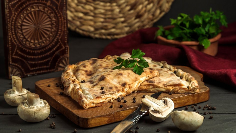 Кальцоне с шампиньонами. Кальцоне с шампиньонами.