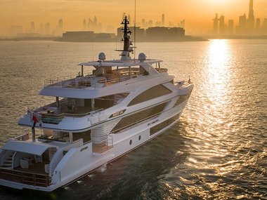 slide image for gallery: 24266 | Majesty 140