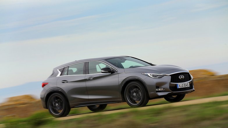 slide image for gallery: 19054 | Infiniti Q30 Sport