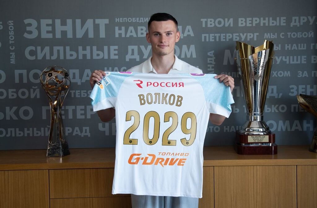 «Зенит» объявил о переходе второго защитника сборной России за день