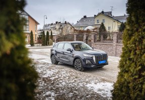 Тест-драйв Hongqi HS5