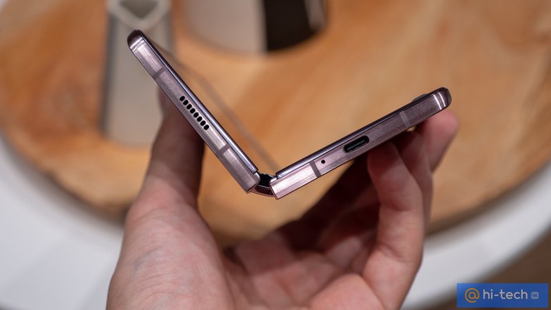 Первый обзор Samsung Galaxy Z Fold2: триумфальное возвращение складных смартфонов