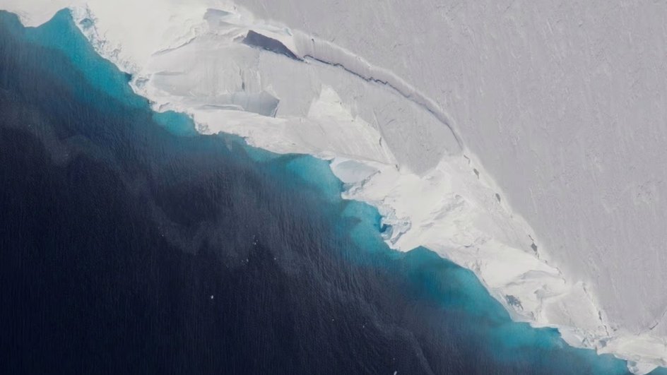 Ледник Туэйтса называют ледником Судного дня из-за угрозы, которую он несет уровню Мирового океана. Фото: NASA