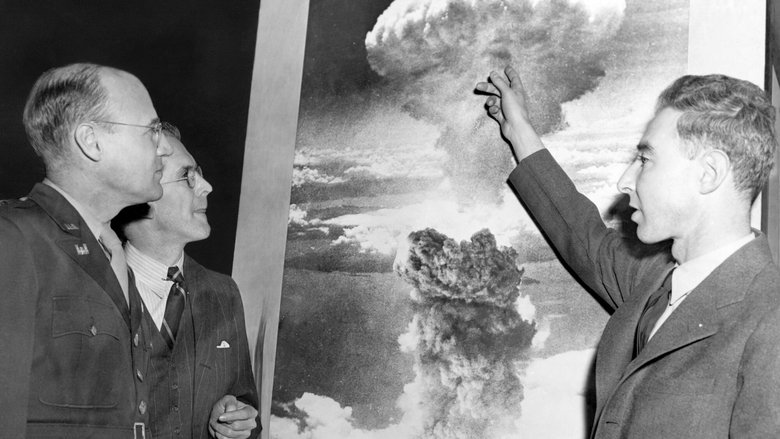 Оппенгеймер объясняет военным офицерам в Манхэттене работу ядерного оружия, 1942год. Фото: Научная фотобиблиотека 