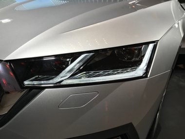 slide image for gallery: 25287 | Skoda Octavia 1