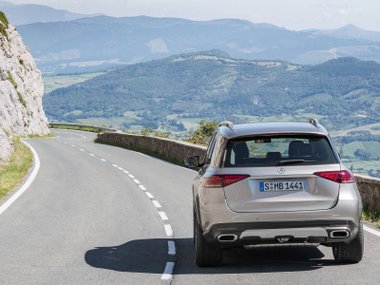 slide image for gallery: 23744 | Mercedes-Benz GLE