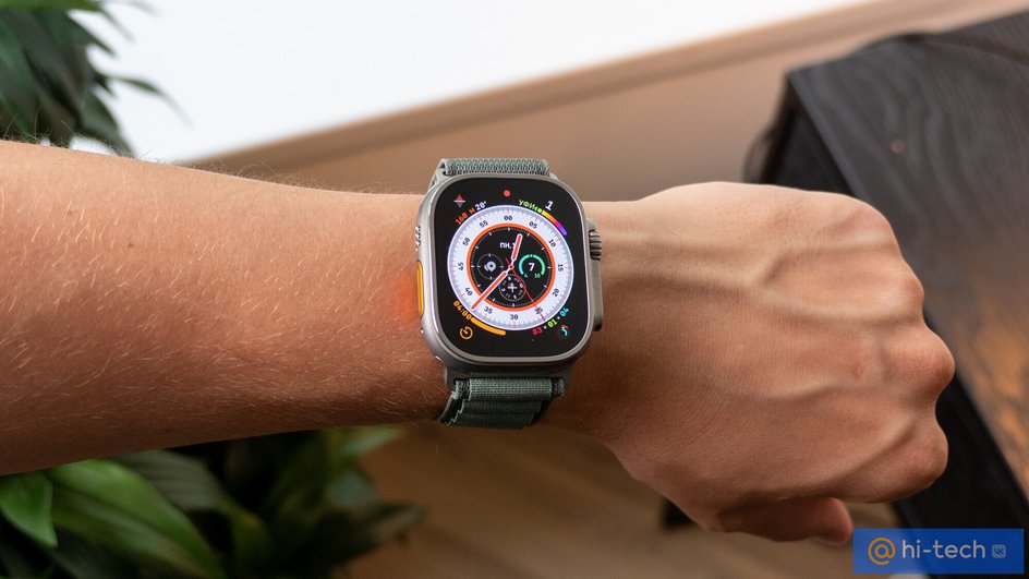 Смарт-часы Apple Watch Ultra (2022) на руке