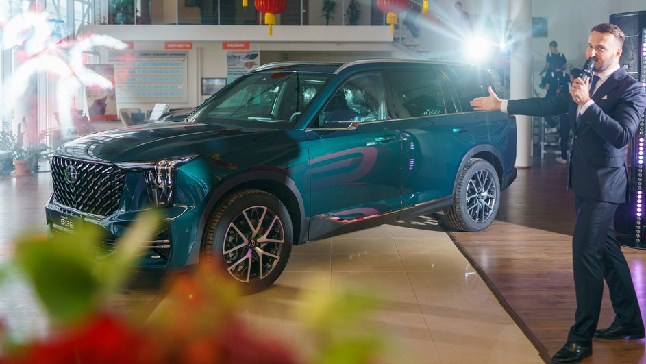 Дилерский центр презентация нового автомобиля Дилерский центр презентация нового автомобиля