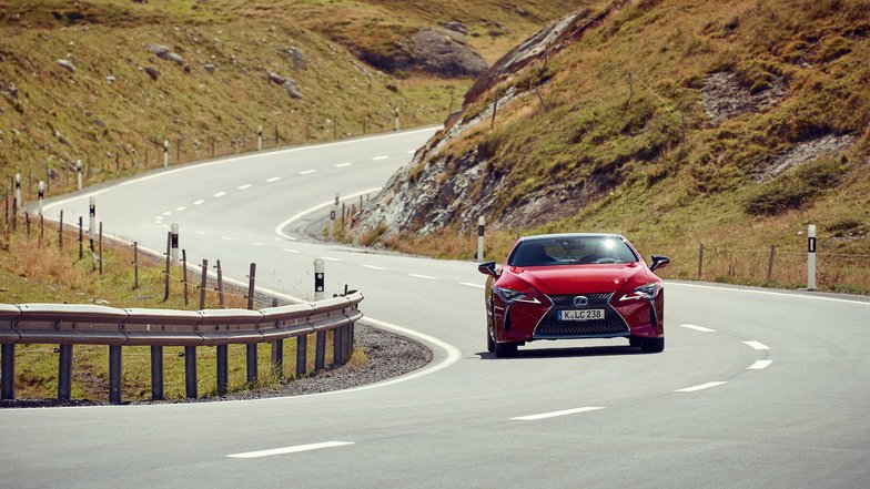 slide image for gallery: 23457 | Lexus LC 500
