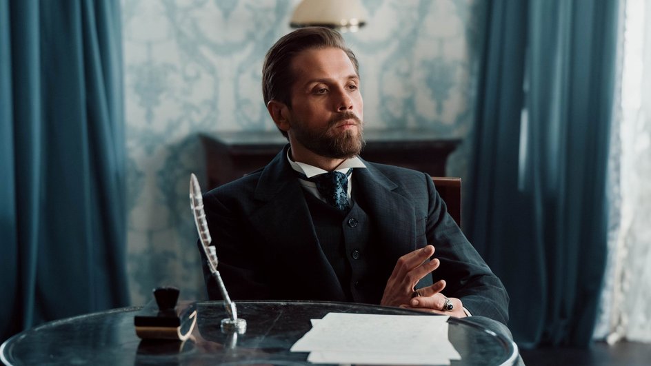 Роман Маякин в сериале «Злые люди»