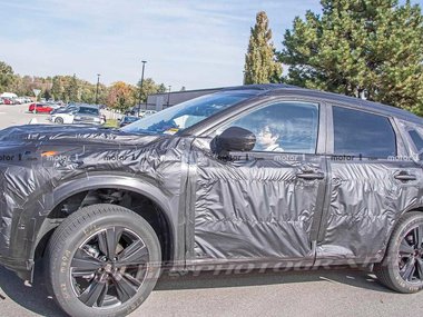 slide image for gallery: 25828 | Nissan X-Trail