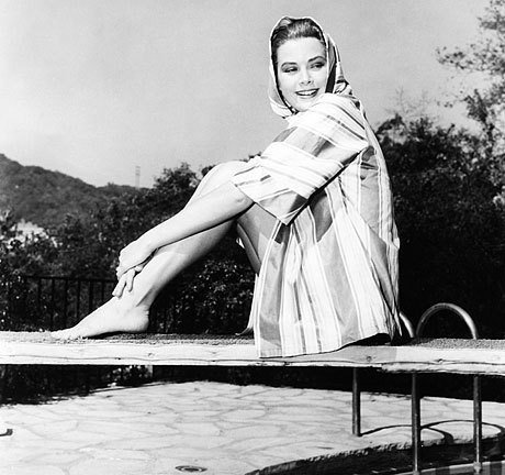 Кадр из фильма «Деревенская девушка», 1954 год
